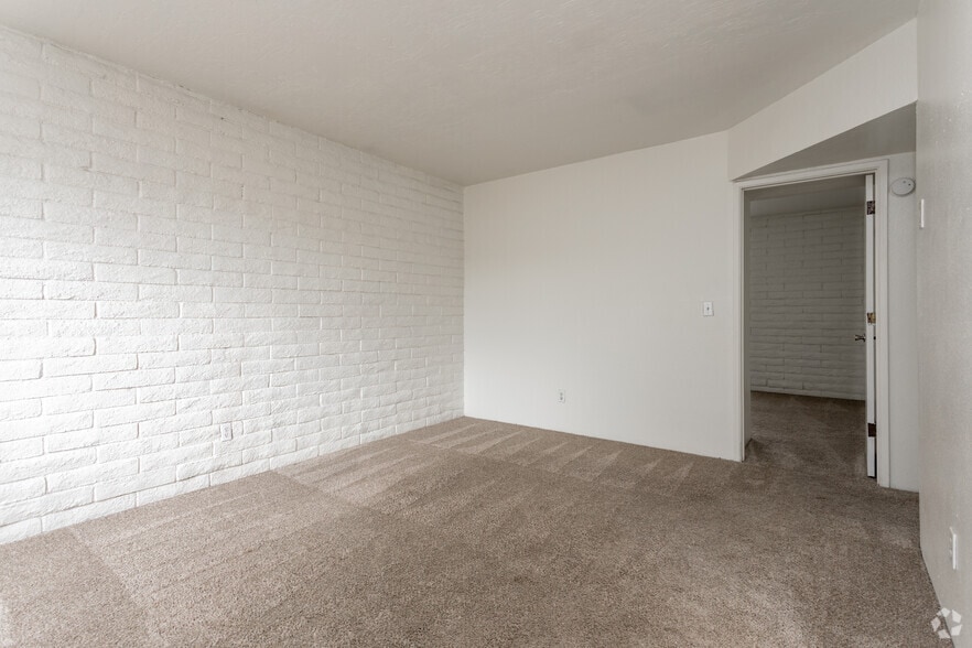 2BR, 1BA - 615 SF - Mountain Plaza Apartments