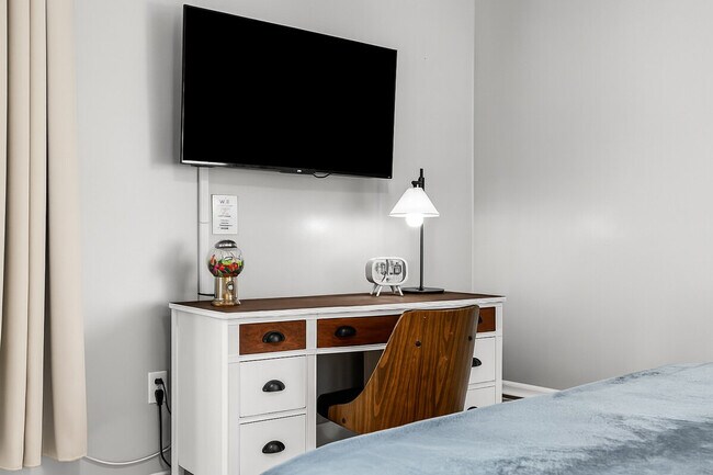 Building Photo - 8254 Mary Ann Ave