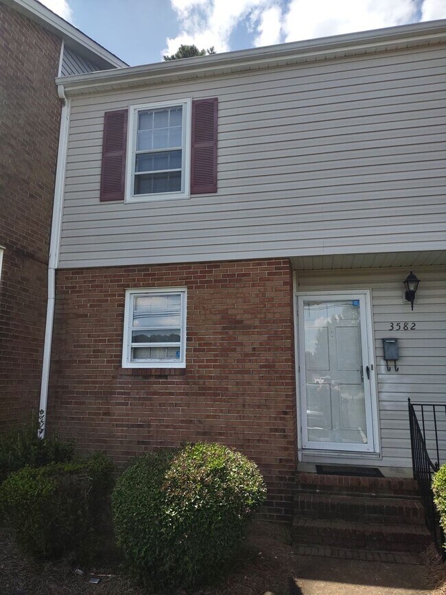 Primary Photo - 3582 Fayetteville Rd