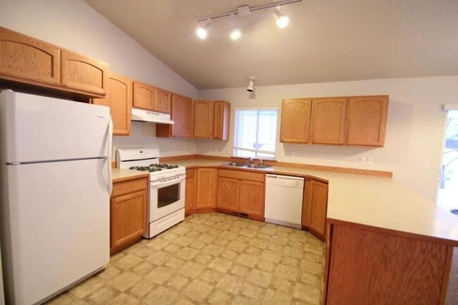 Building Photo - Charming Rancher for Rent in Sunshine Meadows