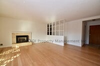 Building Photo - Rare Lagoon Front Property in Corte Madera...