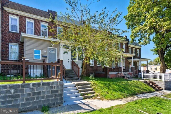 Building Photo - 809 Pontiac Ave