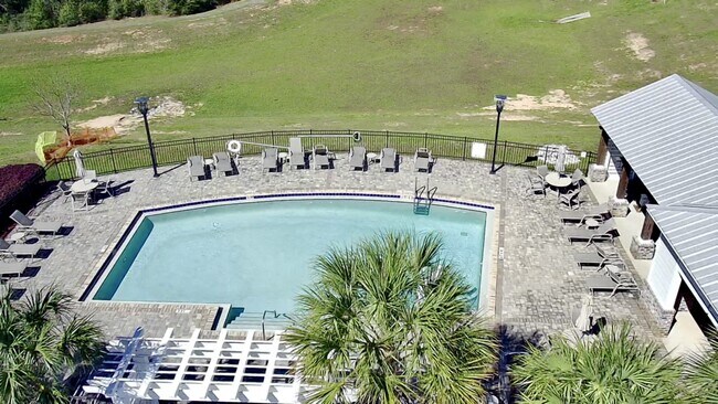 Building Photo - 8026 Burnside Lp