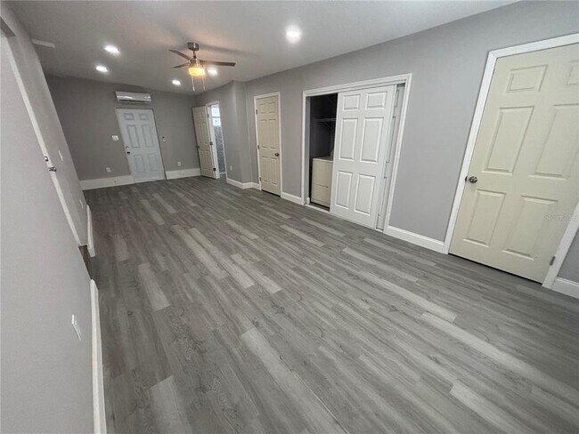 Building Photo - 6035 Sage Dr
