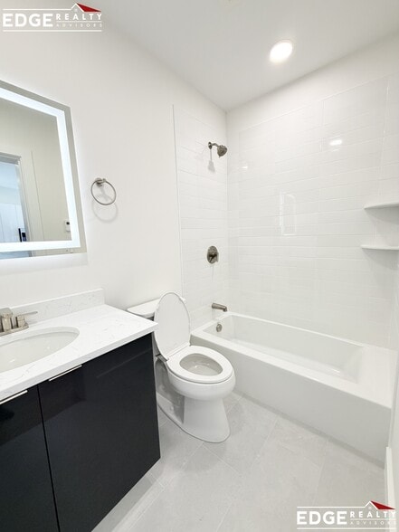 Building Photo - 34 Hichborn St