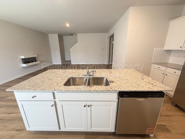 Building Photo - 42 Rustin Rdg