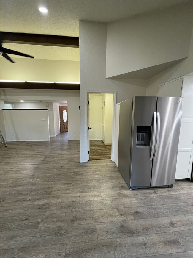 Building Photo - 3 Bedroom / 2 Bathroom for Rent $2,500
