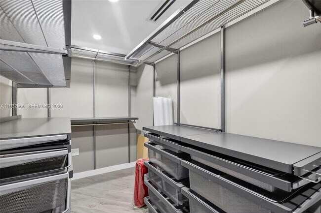 Building Photo - 16711 Collins Ave