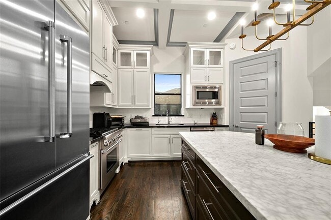 Building Photo - 2905 Bering Dr