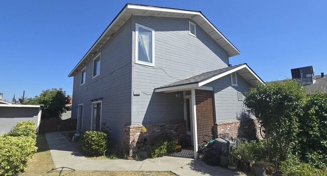 Building Photo - 1580 N Denair Ave