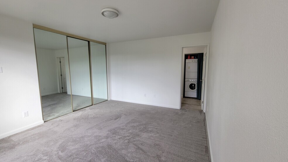 Building Photo - 1109 Wildrose Ct