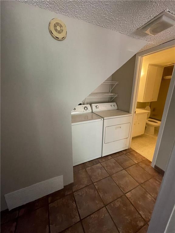 Building Photo - 1120 Hollow Creek Dr