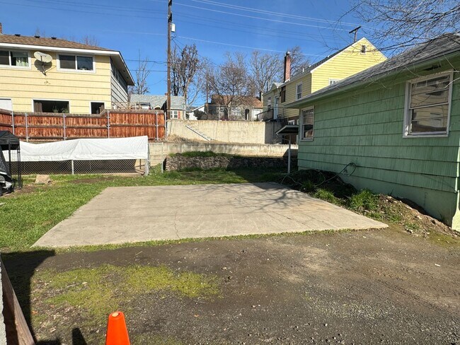 Building Photo - 417 NW 9th St