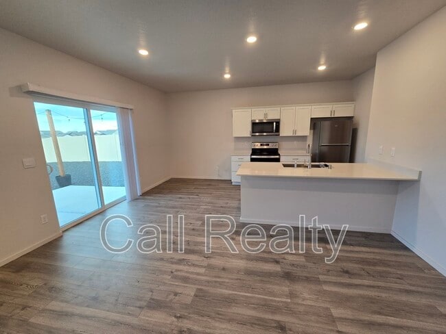 Building Photo - 10526 Duckhook Rd