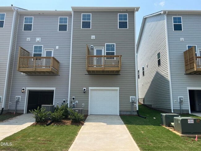 Building Photo - 642 Gimari Dr