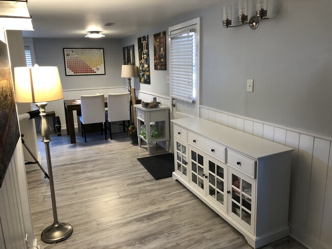 Entrance/Dining Area - 603 41st Ave S