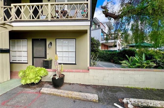 Building Photo - 370 Loma Terrace