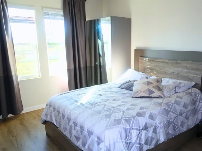 Building Photo - 9114 Tecumseh Dr