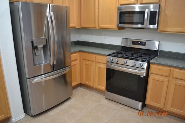 Building Photo - 2BED/2BA SOUTHWEST HOME - 1 STORY IN GATED COMMUNITY WITH POOL AREA AND SPA