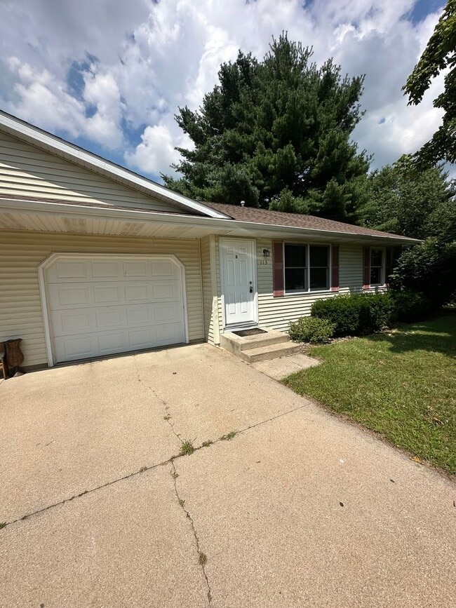 Primary Photo - 113 Hackett Rd