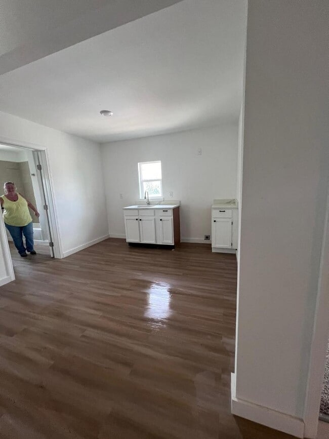 Building Photo - 224 W Pyron Ave