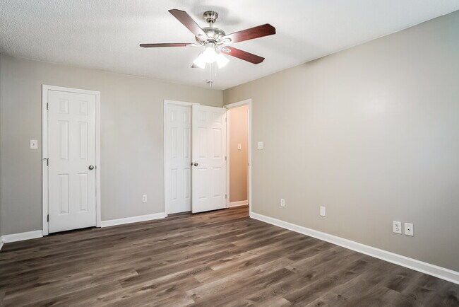 Building Photo - 4912 Matlock Ct