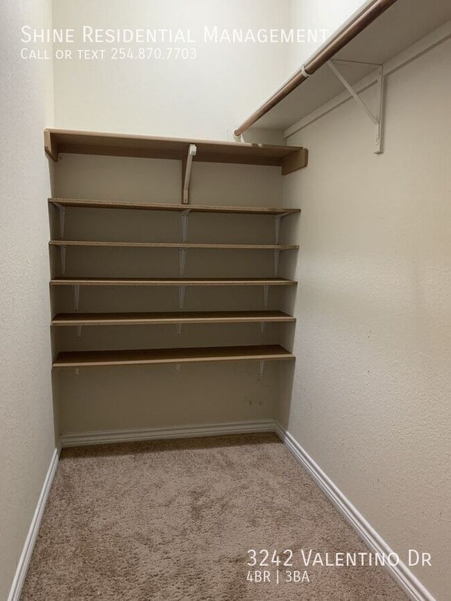 Building Photo - 3242 Valentino Dr