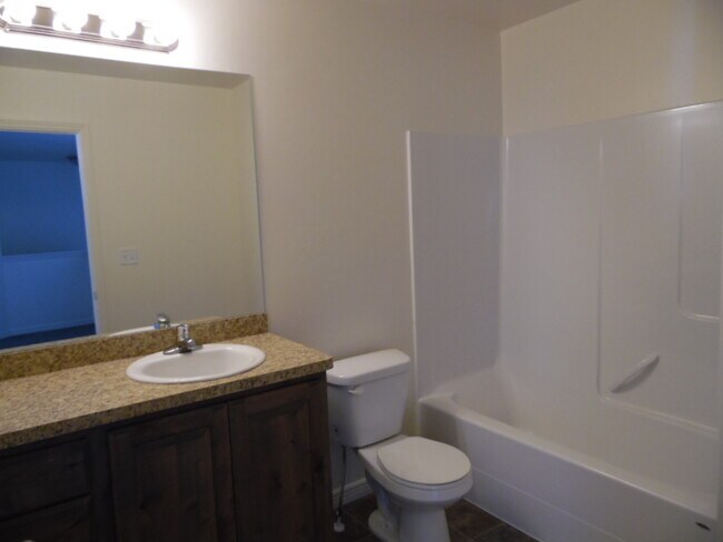 Building Photo - 705 S 260 W