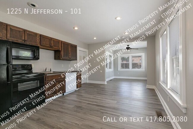 Building Photo - 1225 N Jefferson-101