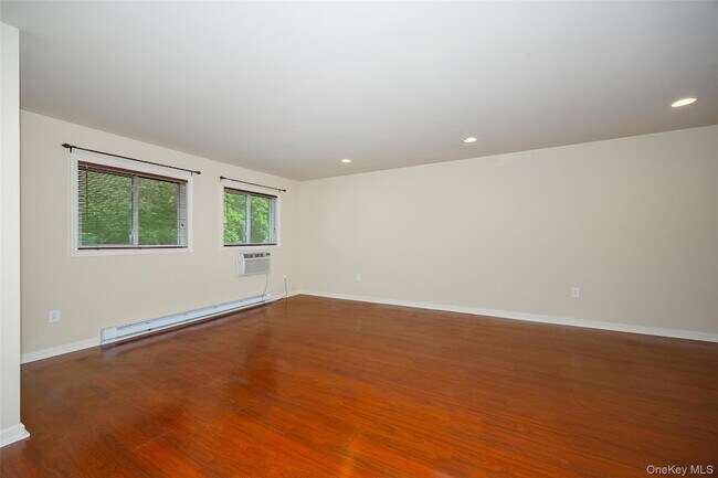 Building Photo - 19 Scarborough Ln
