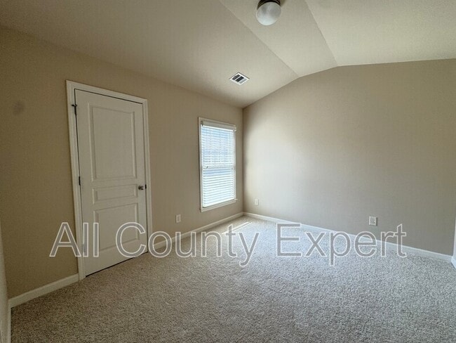 Building Photo - 1065 Township Cir