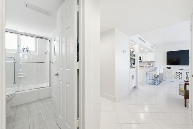 Building Photo - 2505 S Ocean Blvd