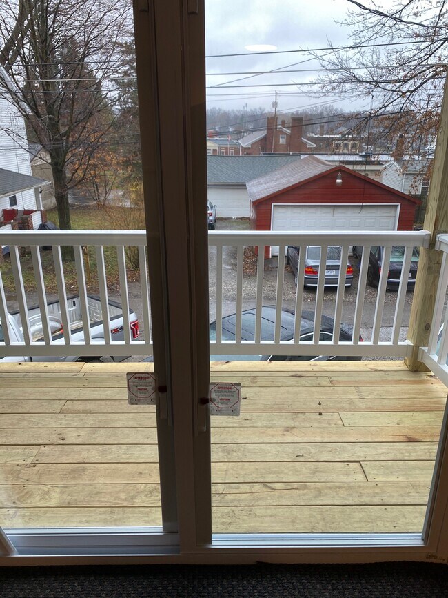 balcony area on 2nd floor - 226 Vine Ave