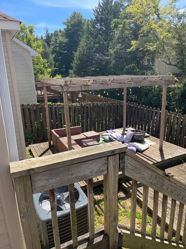 Building Photo - 3 Bed 2 Bath Home North Nashville