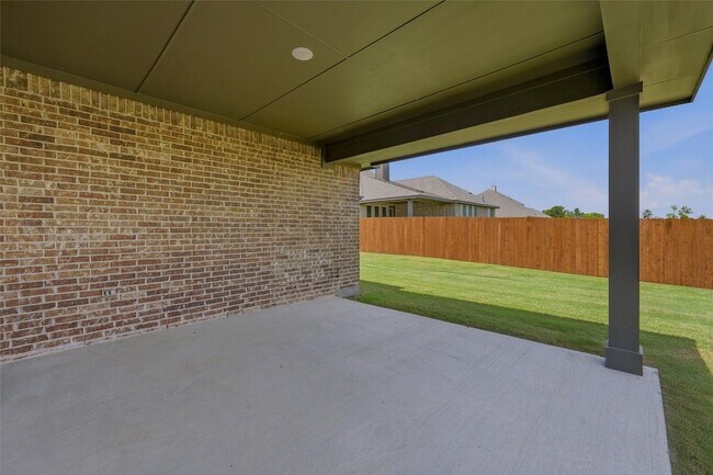 Building Photo - 2105 Bluebird Ln