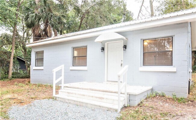 Primary Photo - 205 Columbia Dr