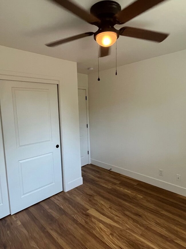 Building Photo - 1129 Stewart Ave