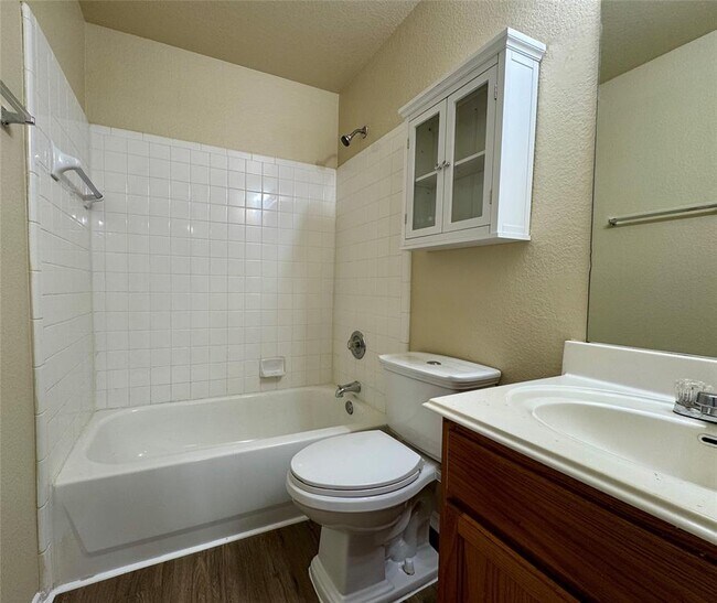 Building Photo - 2415 Wisteria Way