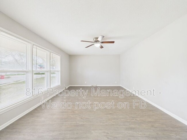 Building Photo - 817 N Choctaw Ave