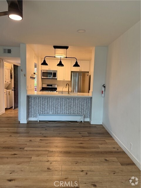 Building Photo - 14081 Bayside Dr