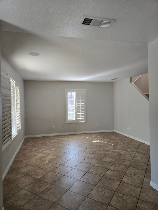 Building Photo - 40429 Maravilla Dr
