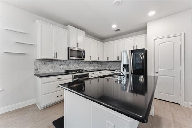 Building Photo - 2104 Barx Dr