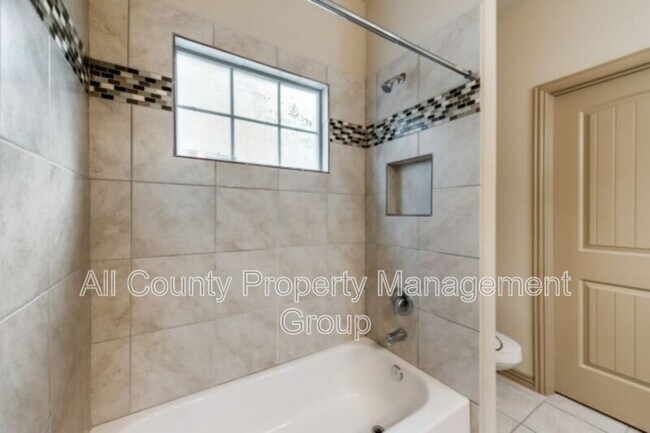 Building Photo - 1579 Cozy Dr