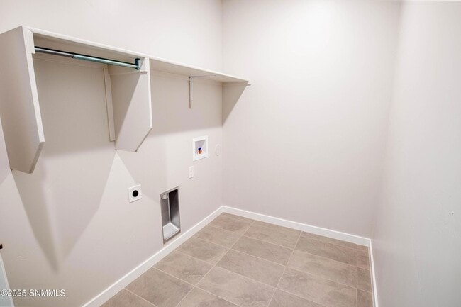 Building Photo - 5017 Sand Strm Rd