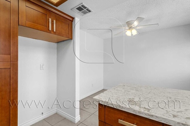 Building Photo - Spacious 2 Bed/2 Bath Home with Private Pa...