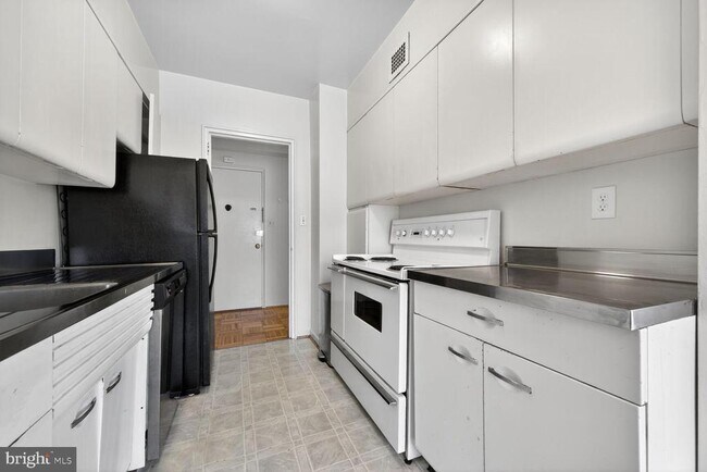 Building Photo - 4301 Massachusetts Ave NW
