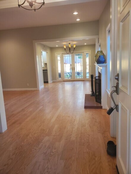 Building Photo - 6695 Indianbroom Ct