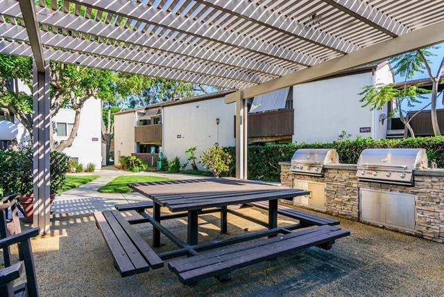 Building Photo - 1361 Caminito Gabaldon