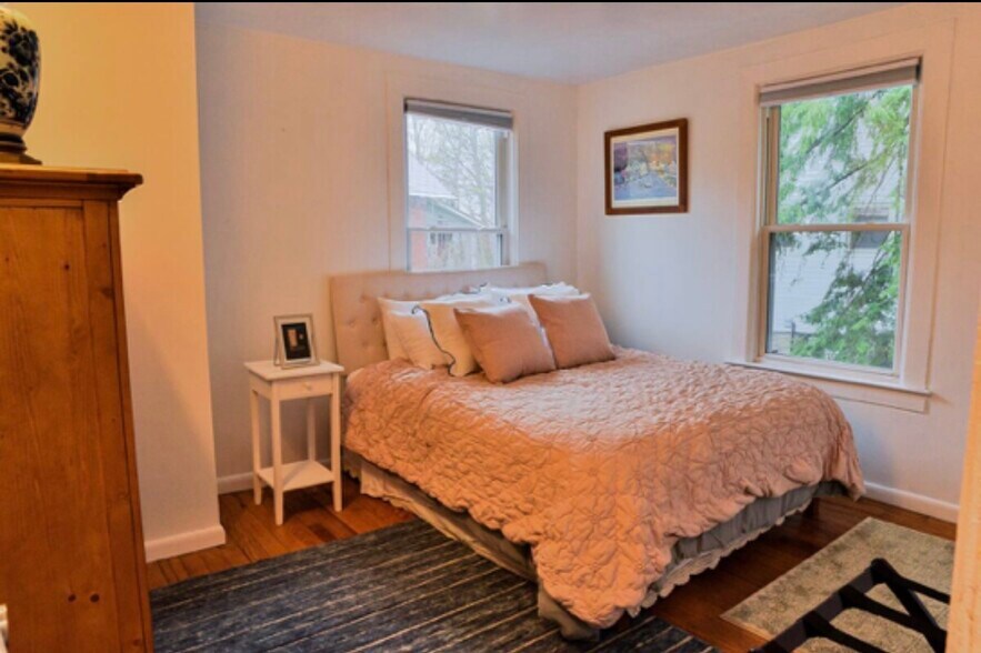 Bedroom 2 - 212 Circular St