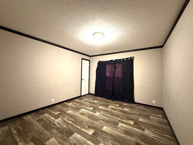 Building Photo - 3 bed 2 bath Mountain Living home!